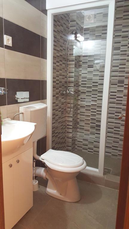 Hotel Casa Alex Târgu Jiu Habitación foto